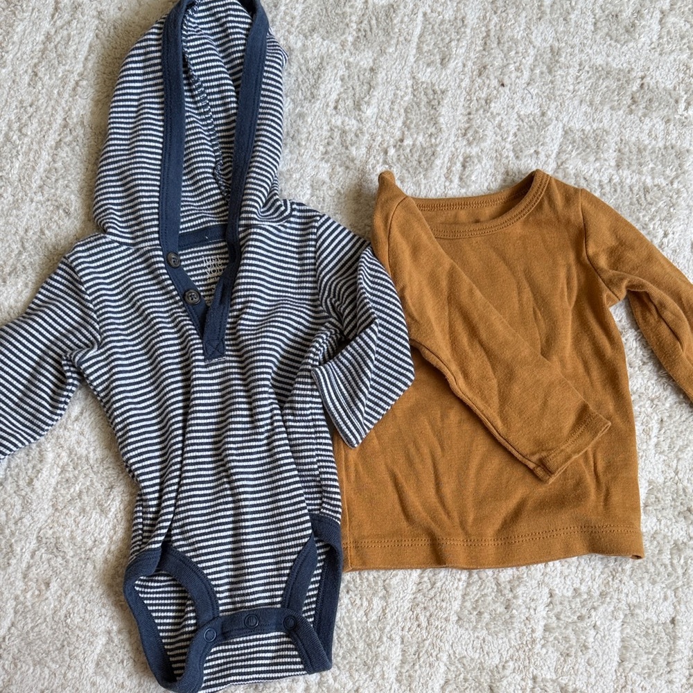 3/$16!!Carter's Navy and White Striped Hooded Bodysuit